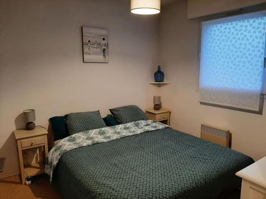 Hyper Centre De Sarzeau, Grand Appartement Au Calme Avec Jardinet Exterior foto